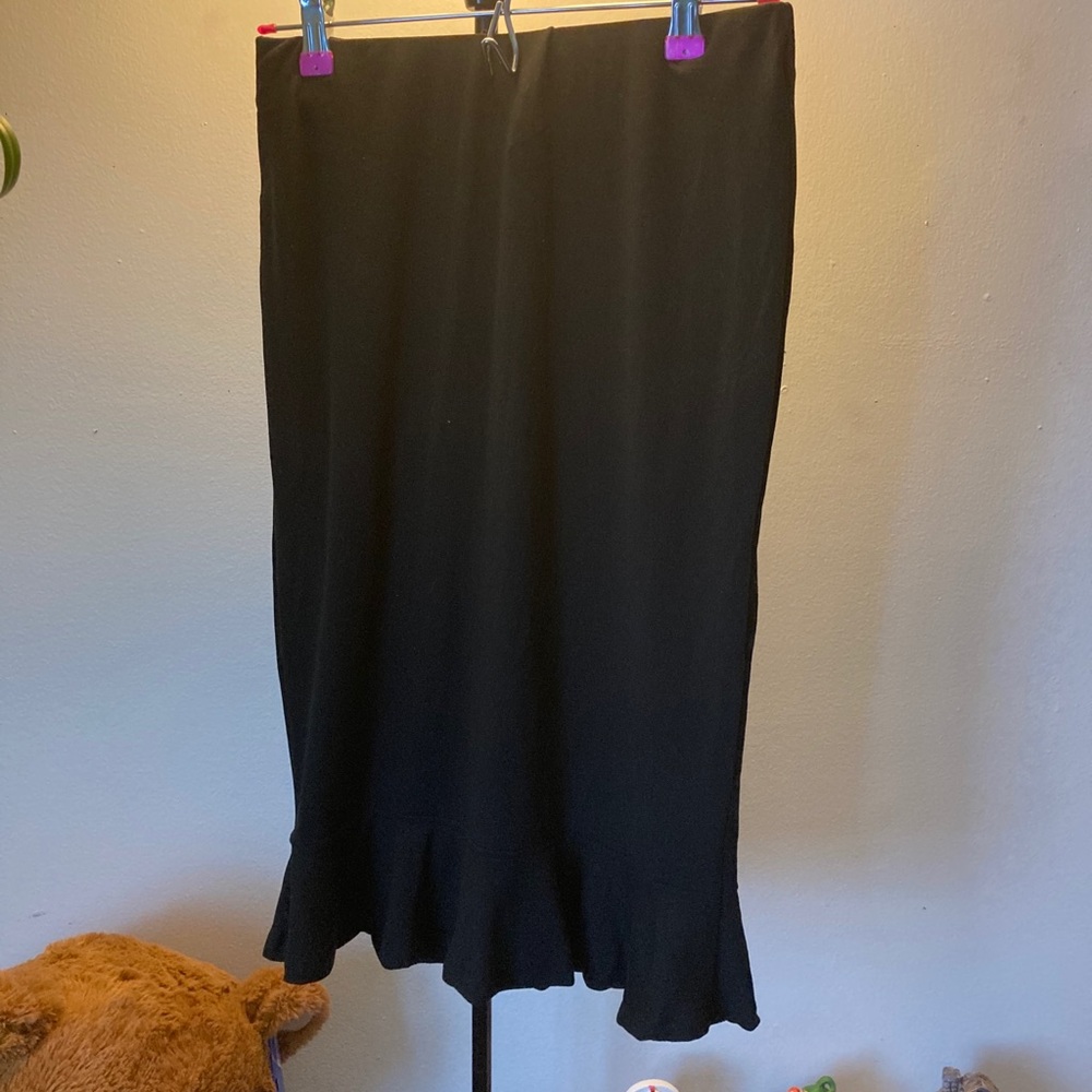 Capella size L black midi skirt with ruffle